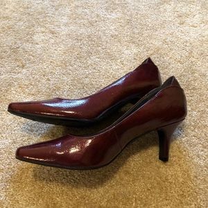 Life Stride Maroon dress heal shoe size 7.5